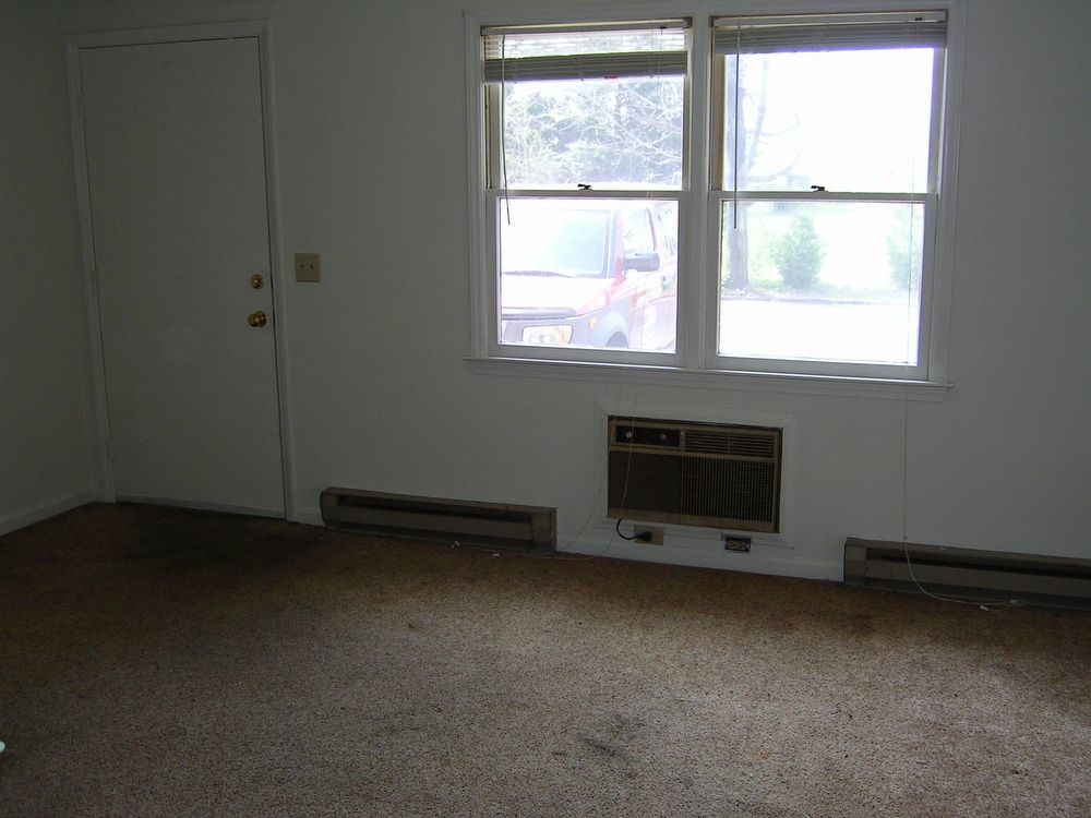 Building Photo - 1029 Chicago Ave Apt. 14A