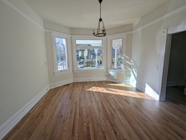 Living Room - 1528 18th Avenue