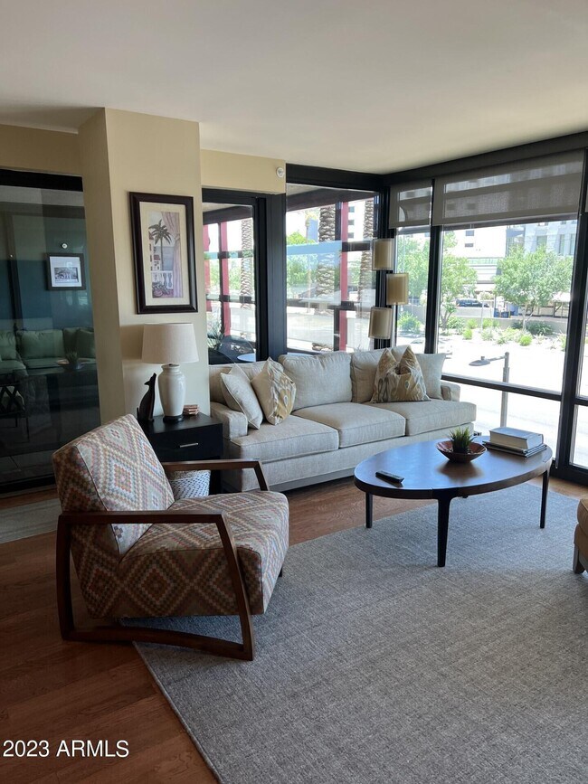 Foto del edificio - 4808 N 24th St
