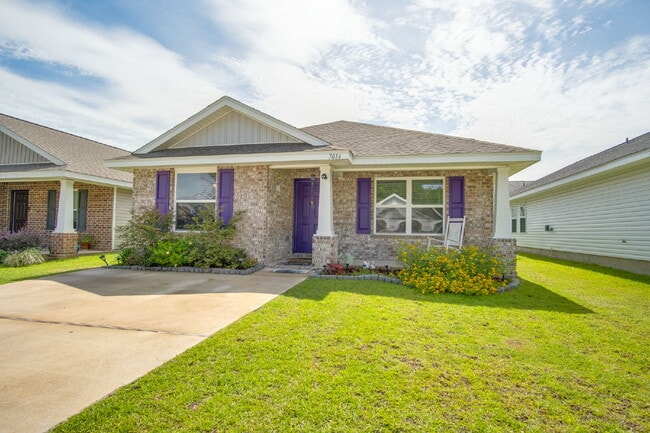 Building Photo - Modern Living in Commander's Cove - 3BR, Granite Counters & Military Deposit Special