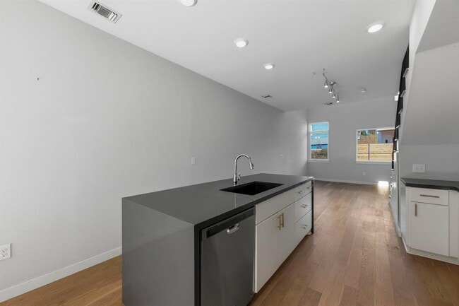 Foto del edificio - 2002 E 7th St