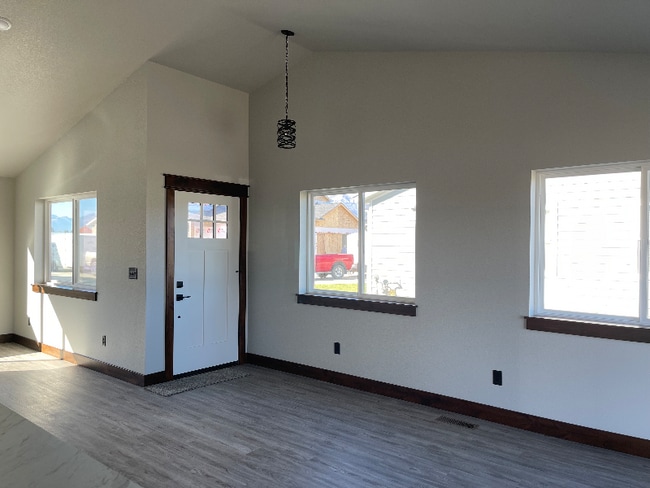 Building Photo - 127 One Wy Lp