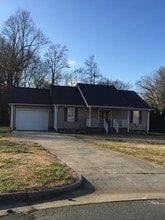 Building Photo - 250 Summerpine Pl