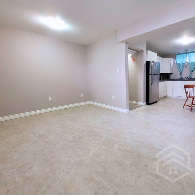 Photo du bâtiment - 1-Bedroom Basement Apartment in Tillsonburg!!