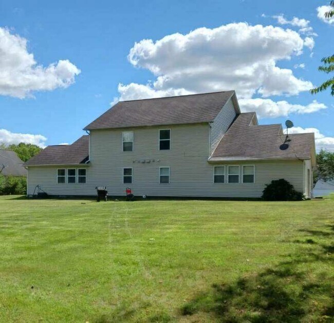 Foto del edificio - 2045 Rolling Meadows Ln