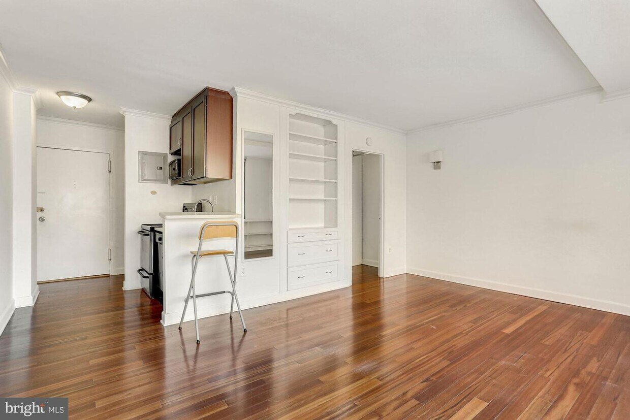 1011 Arlington Blvd Unit 445, Arlington, VA 22209 Condo for Rent in