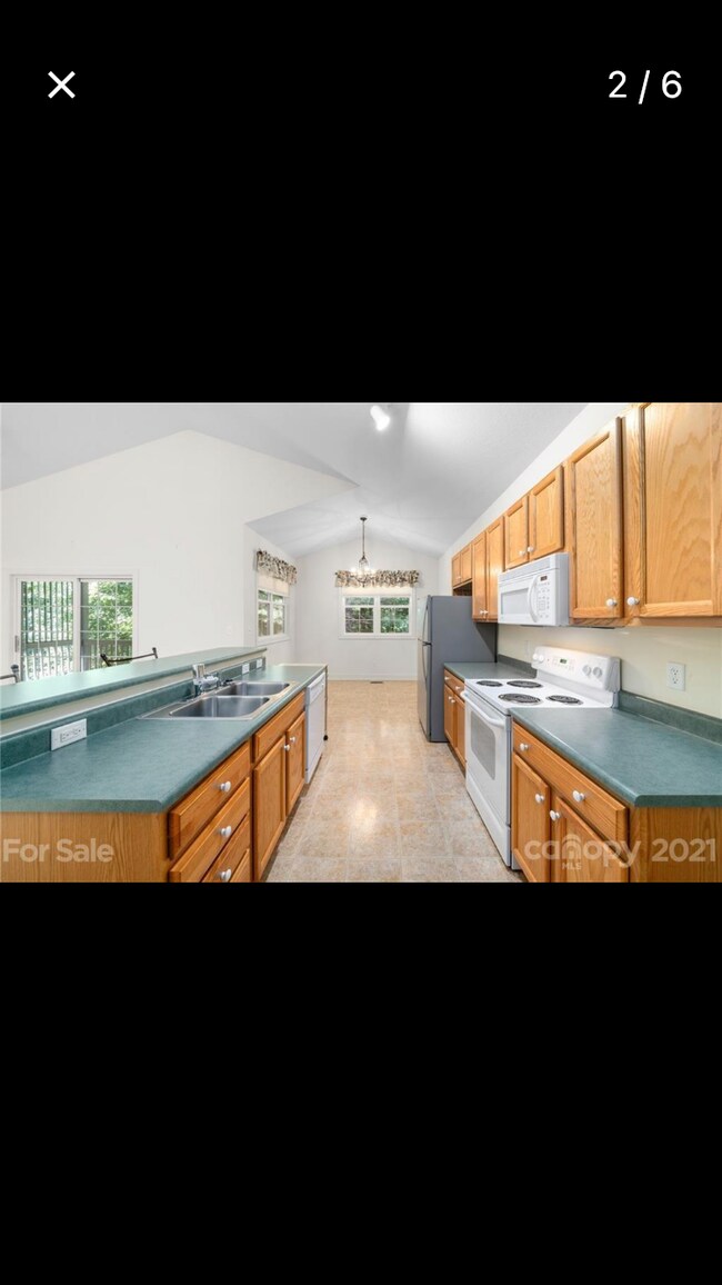 Foto del edificio - Avonlea Flat Rock