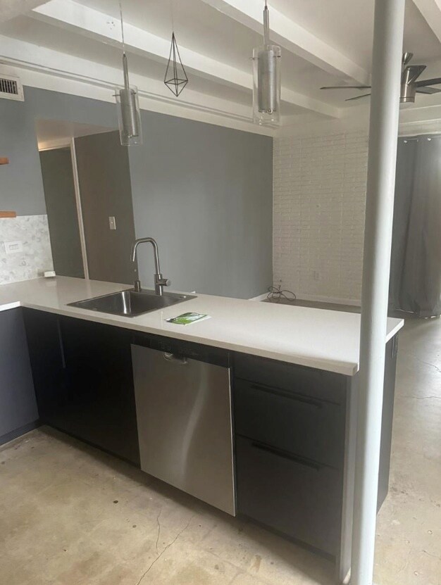 Foto principal - 1040 Stuart St