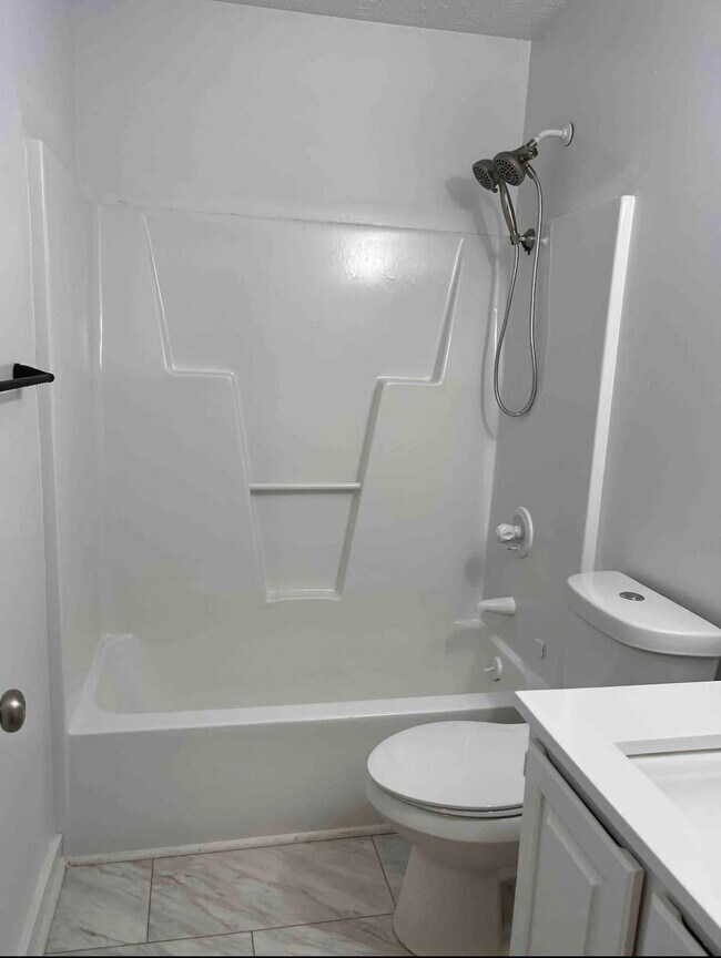 573 Jennings Farm Rd, Fayetteville, NC 28314 House for Rent in