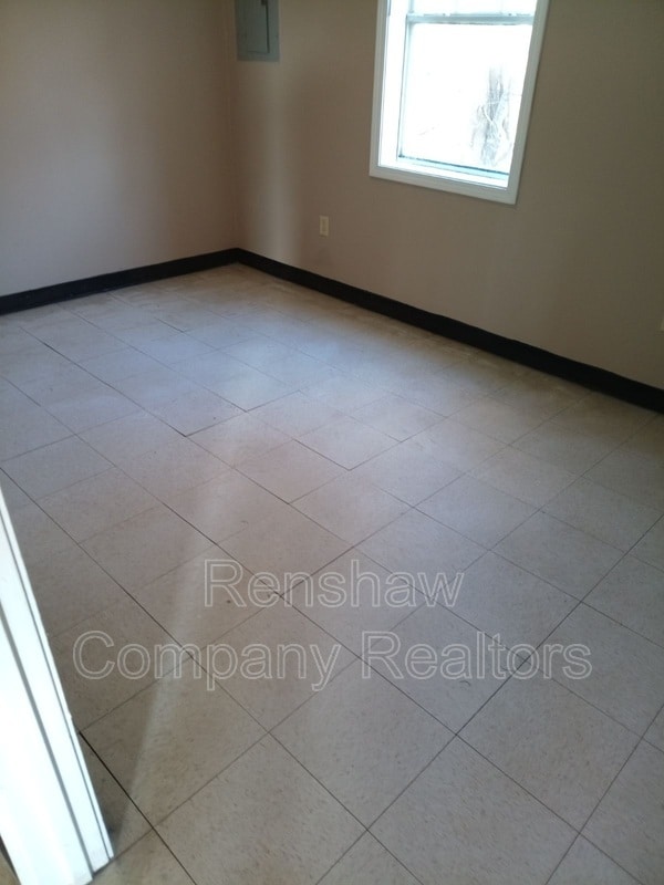 Building Photo - 1258 Fairground Rd