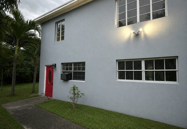 Photo - 1124 NW 112th Terrace (Miami, FL) Apartment