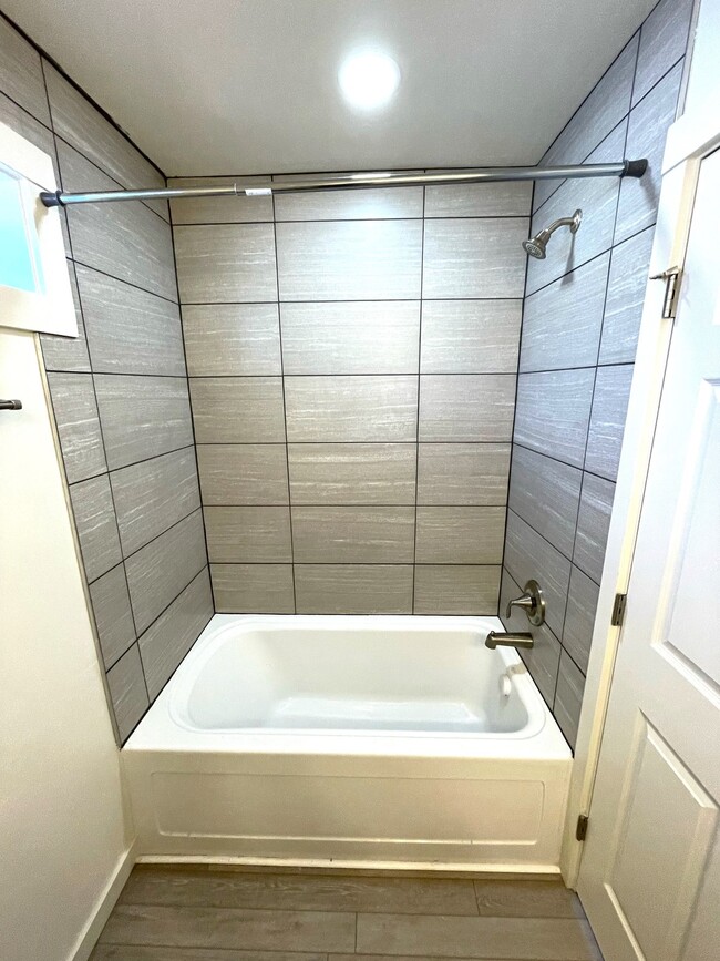 Foto del edificio - 2 Bedroom, 1 Bathroom Home for Rent