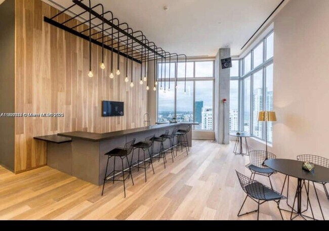 Foto del edificio - 151 SE 1st St