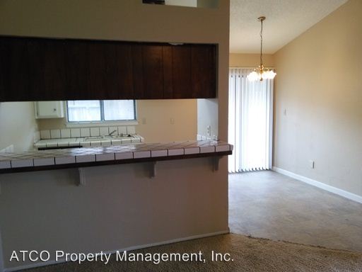 Building Photo - 913 Orangewood St