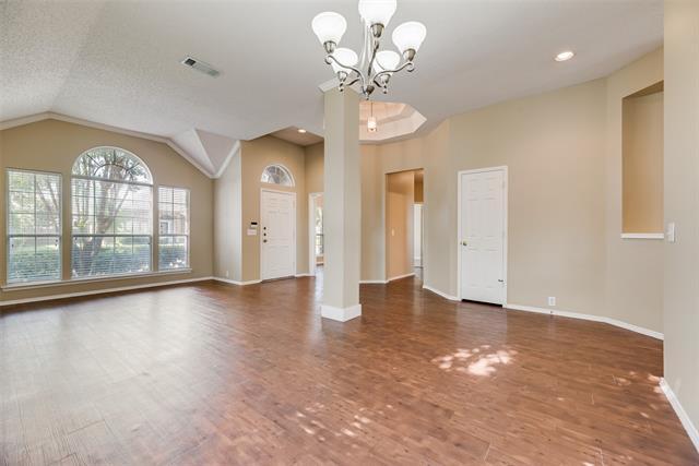 Foto del edificio - 10519 Camelot Dr