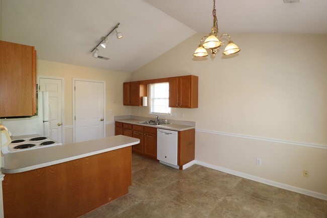 Building Photo - 133 Sparks Ct