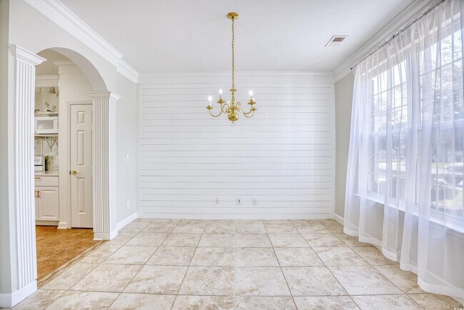 Foto del edificio - 2190 Seneca Ridge Dr
