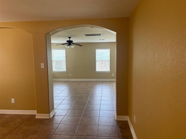 Building Photo - 1531 Darfield Ct