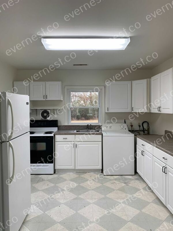 Building Photo - 129 N Juniper Ave