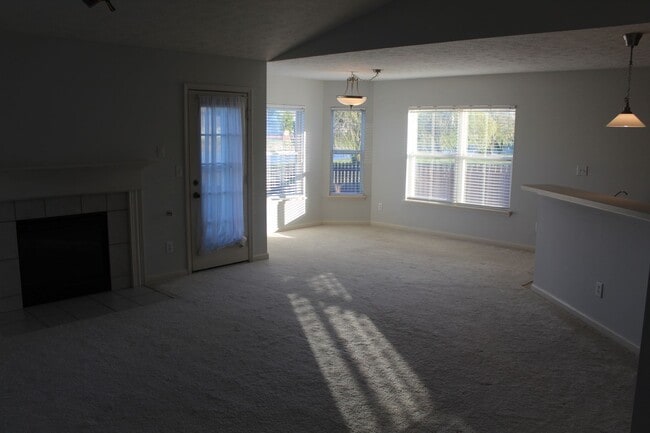 Building Photo - Beautiful Ranch Home in Brownsburg!