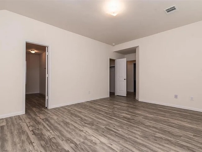 Foto del edificio - 24413 Rossi Gardens Cir