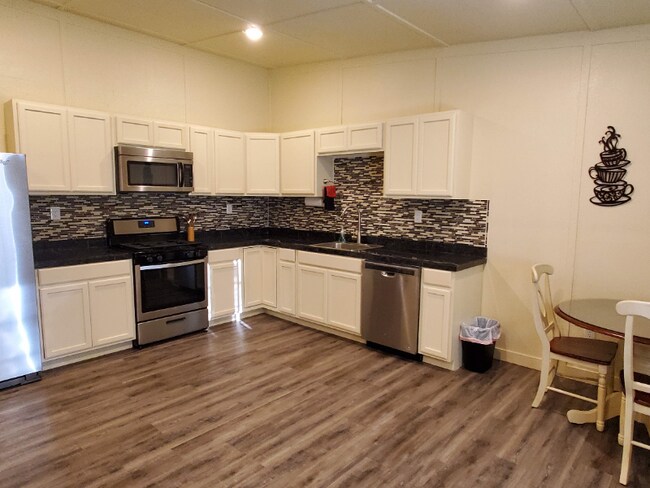 Foto del edificio - 10016 US-81