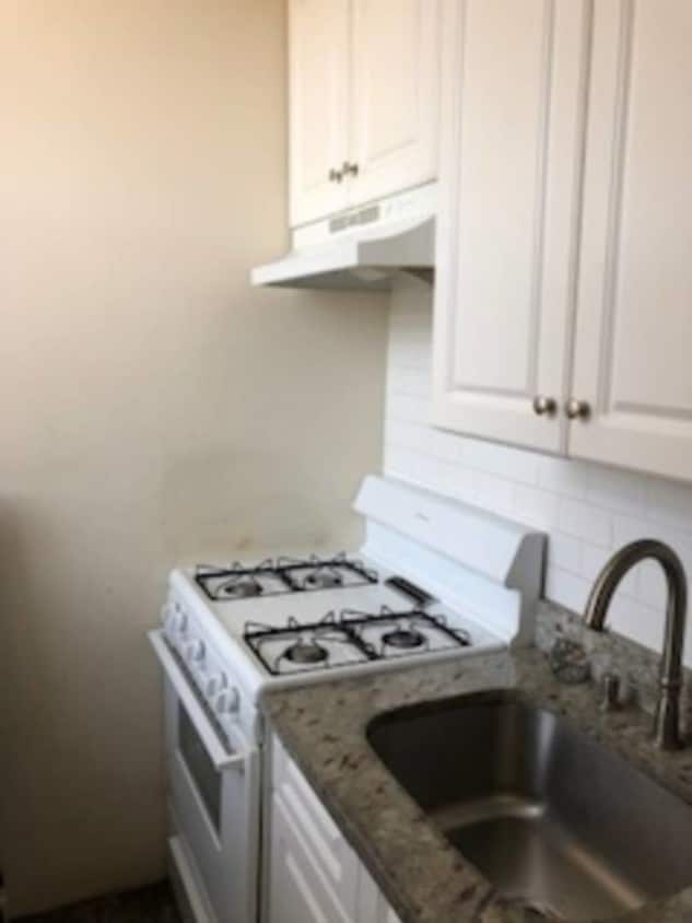 Building Photo - 2 S Broadway