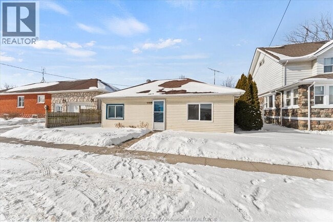 Building Photo - 115 Victoria St N