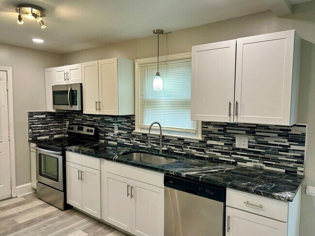 Foto del edificio - 3603 Reynolds Rd