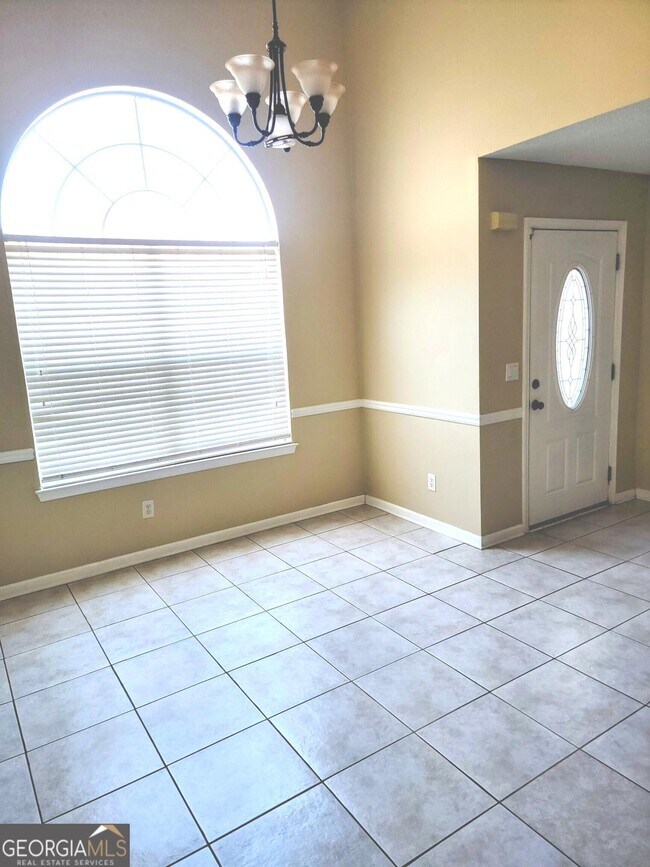 Building Photo - 1379 Persimmon Ct