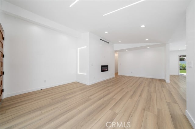 Foto del edificio - 22928 Leadwell St