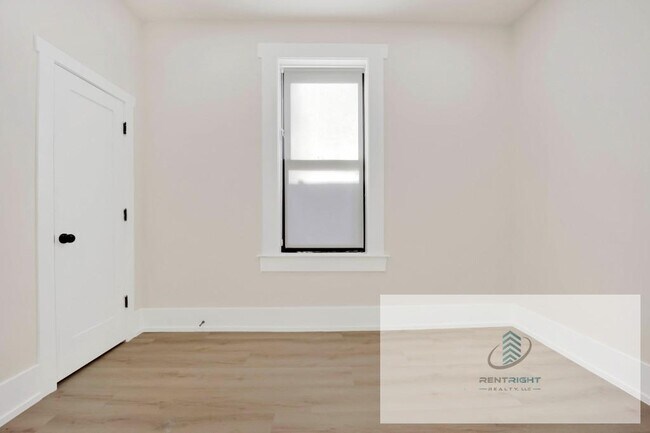 Foto del edificio - 944 N Damen Ave