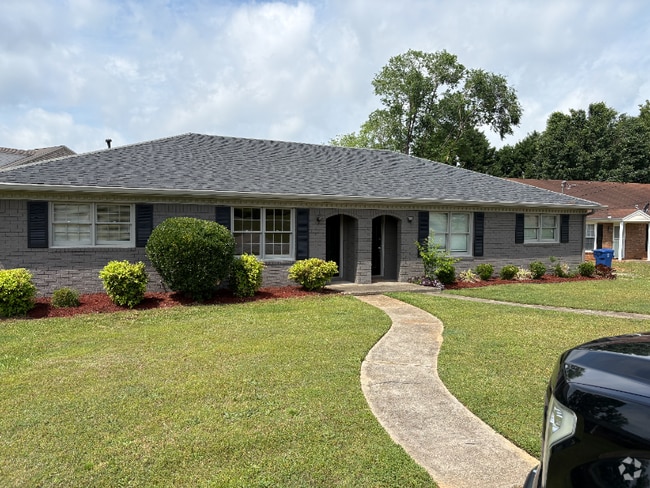 Building Photo - 527 Charleston Ln