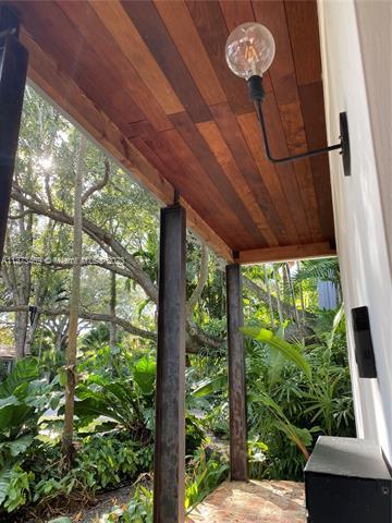 Building Photo - 7420 SW 53rd Pl