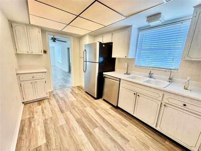 Foto del edificio - 147 Bluff View Dr