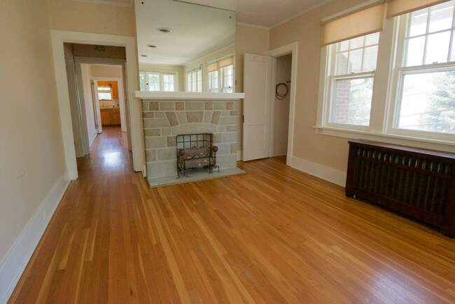 Building Photo - 22 Elmwood St