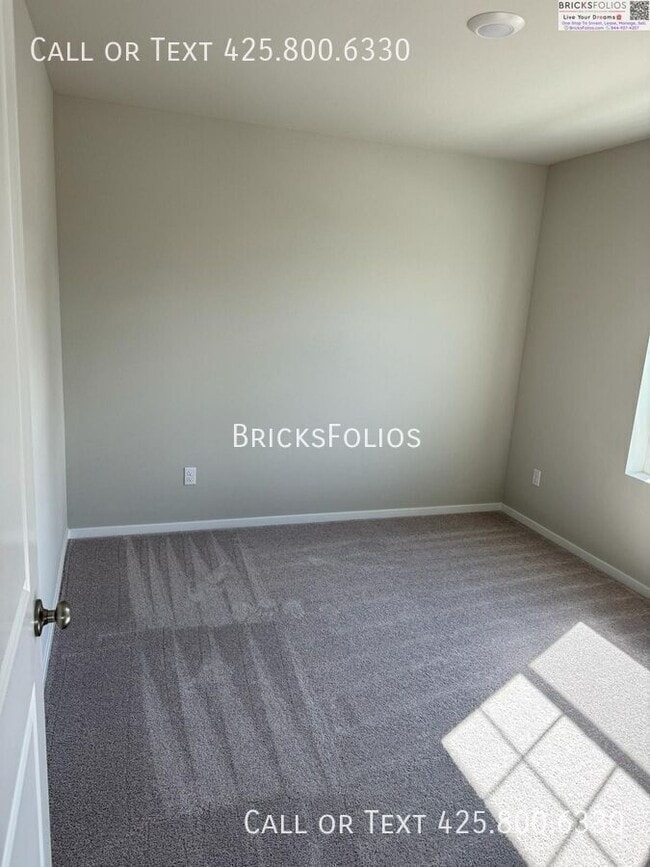 Building Photo - 1701 Moran Ave