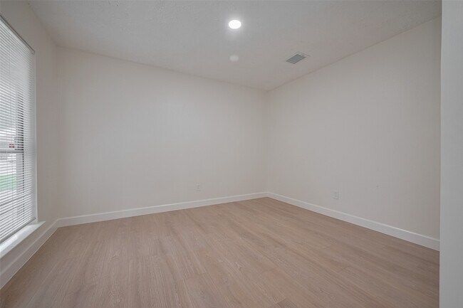 Foto del edificio - 16250 Rancho Blanco Dr