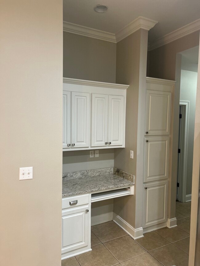 Hall Desk Nook - 3122 Nicholson Lake Dr