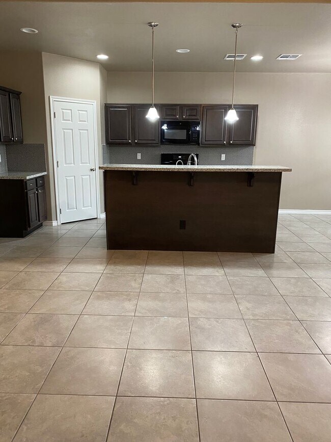 Foto del edificio - Beautiful 4 Bedroom in Desert Ridge
