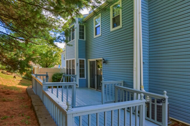 Foto del edificio - 2624 Hunters Point Dr