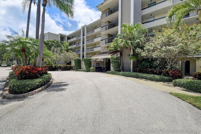 Foto del edificio - 950 Lavers Cir