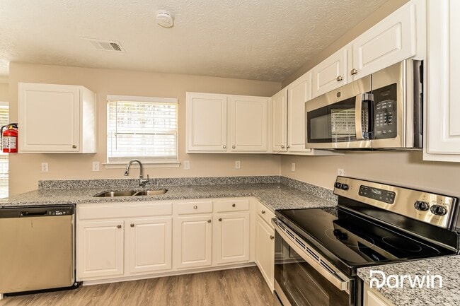 Building Photo - 3930 Brookgate Dr