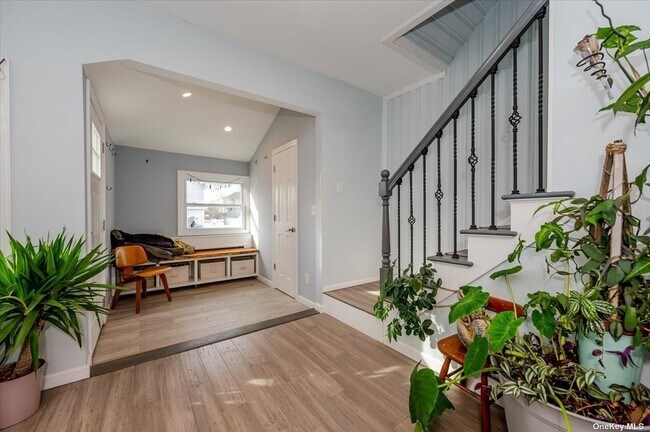 Foto del edificio - 311 E Market St