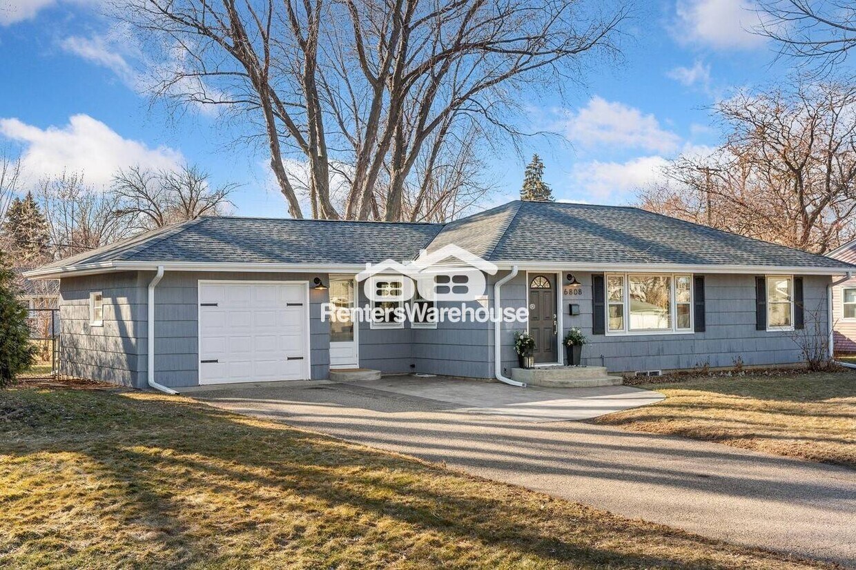 Foto principal - 6808 16th Ave S