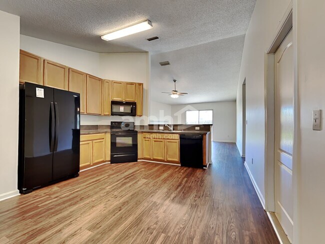 Foto del edificio - 6625 Skyler Jean Drive