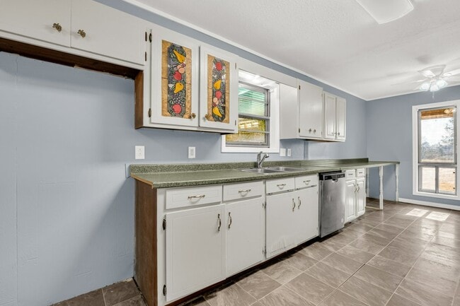 Foto del edificio - 415 Forrest Ct