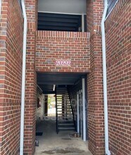 Building Photo - 20292 Beechwood Terrace