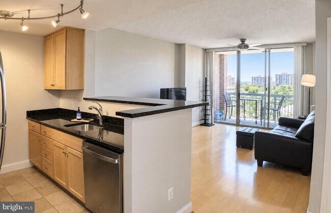 Foto del edificio - 1020 N Highland St