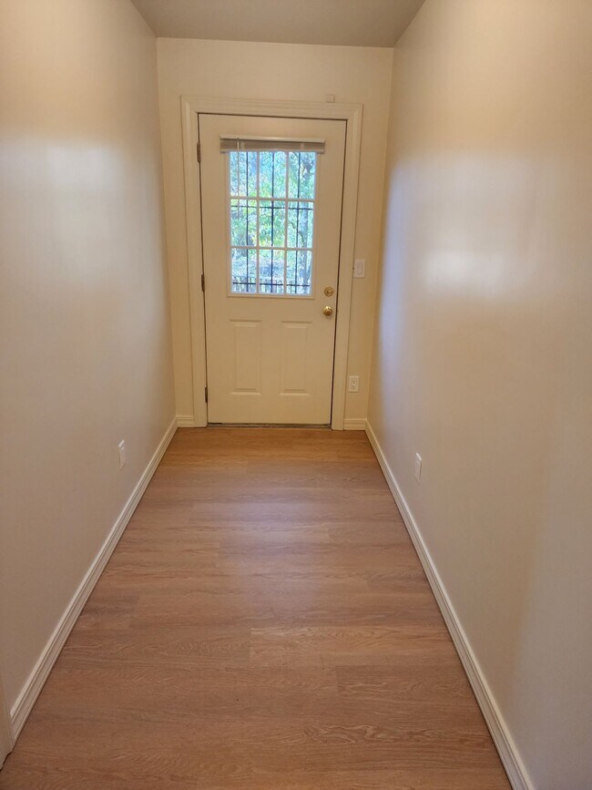 Foto del edificio - 8971 Oak Grove Ave